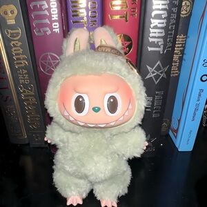 POP MART THE MONSTERS - Exciting Macaron Vinyl
Face Blind Box